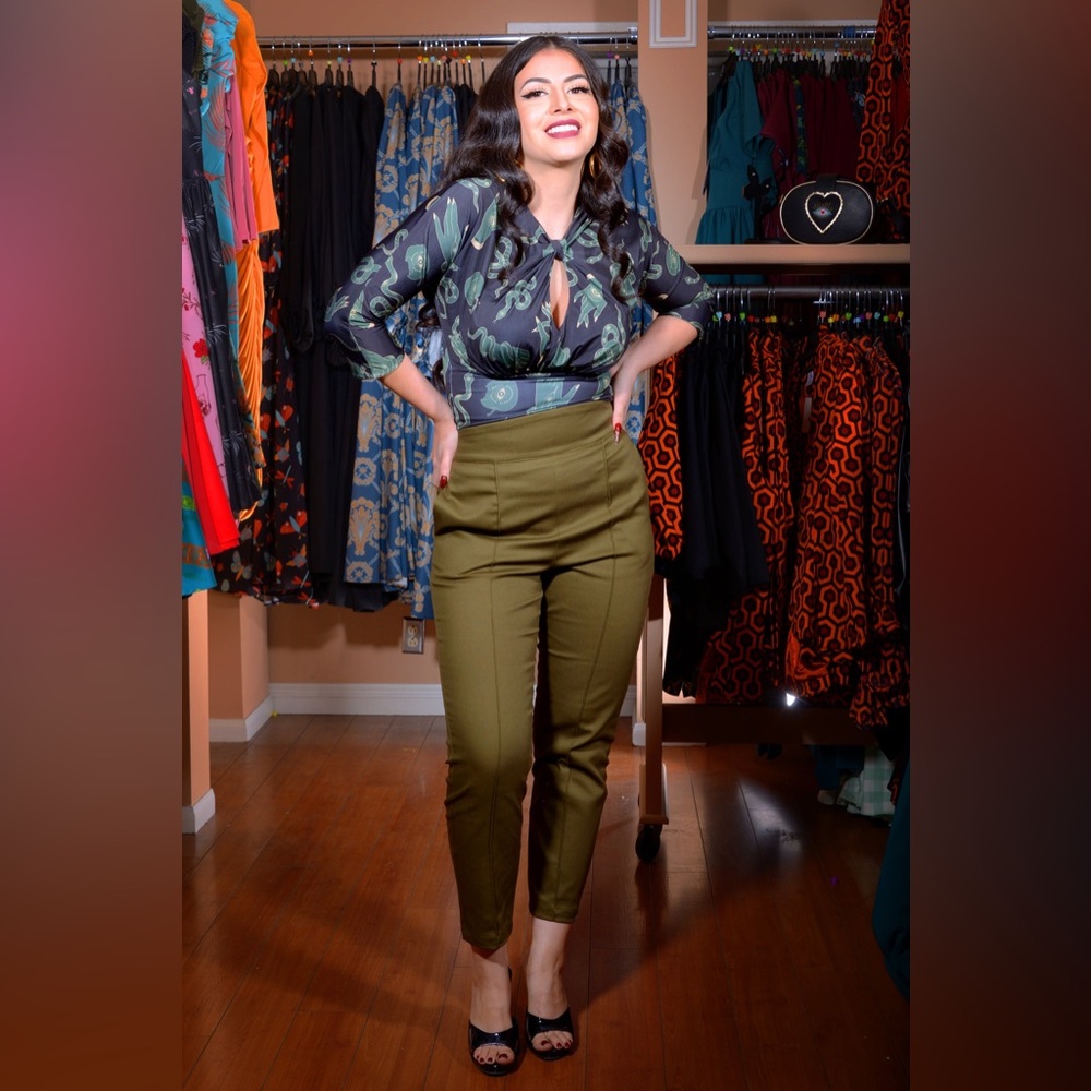 LB Cropped Trousers in Olive Twill | Laura Byrnes Design
